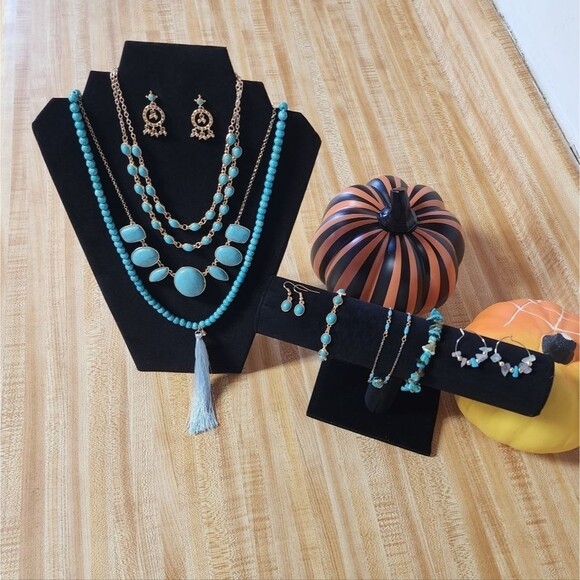 Turquoise Jewelry Bundle - Picture 1 of 7